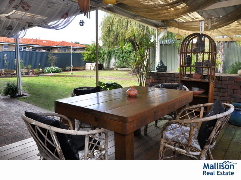 214 Marangaroo Drive, Girrawheen WA 6064