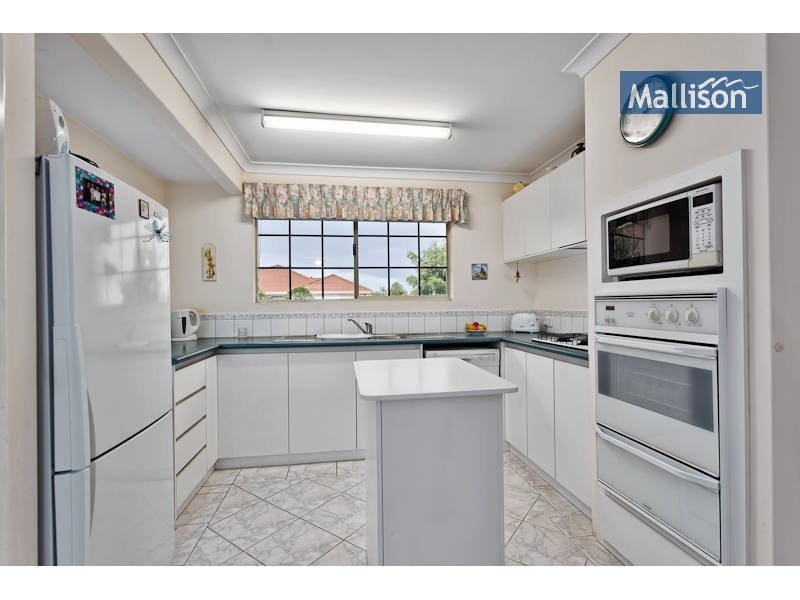 5 Davidia Lakes Drive, Canning Vale WA 6155