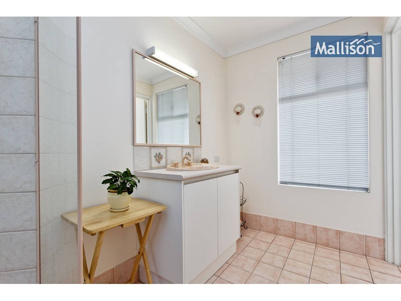 5 Davidia Lakes Drive, Canning Vale WA 6155