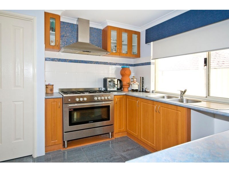 10  Astroloma Drive, Success WA 6164