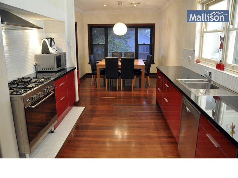 17 Wyndham Street, St James WA 6102