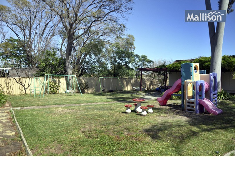 17 Wyndham Street, St James WA 6102