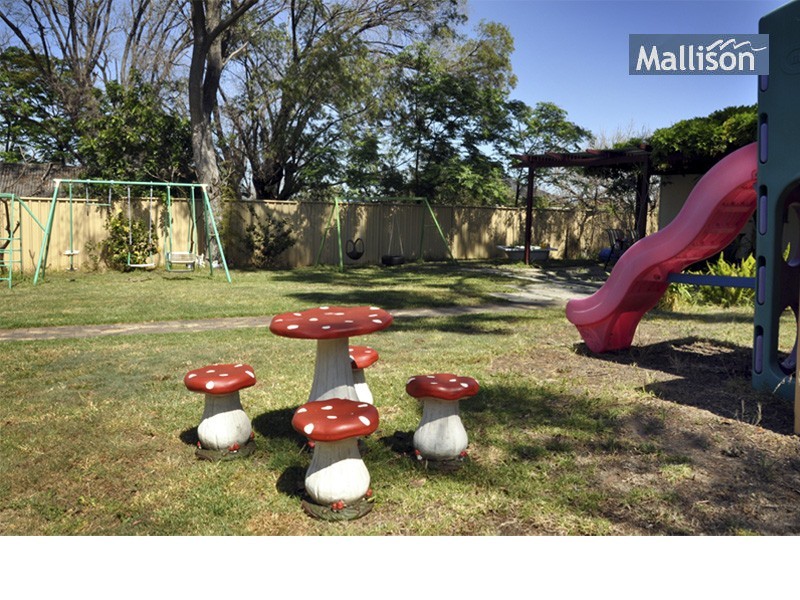 17 Wyndham Street, St James WA 6102