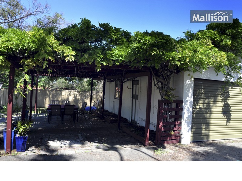 17 Wyndham Street, St James WA 6102