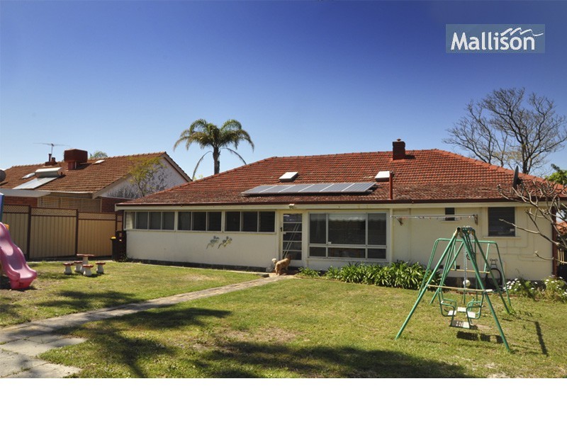 17 Wyndham Street, St James WA 6102