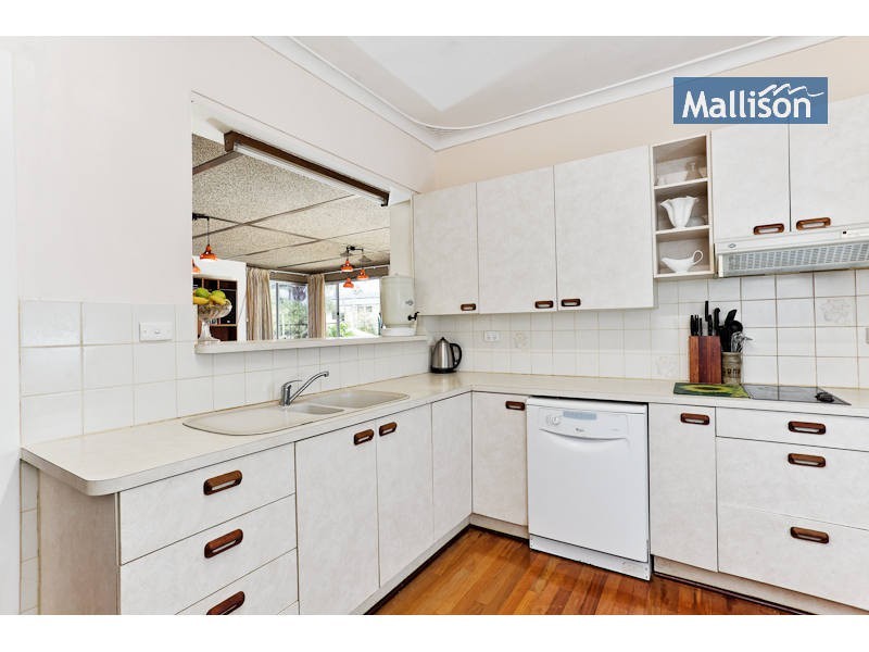 14 Guy Place, Melville WA 6156
