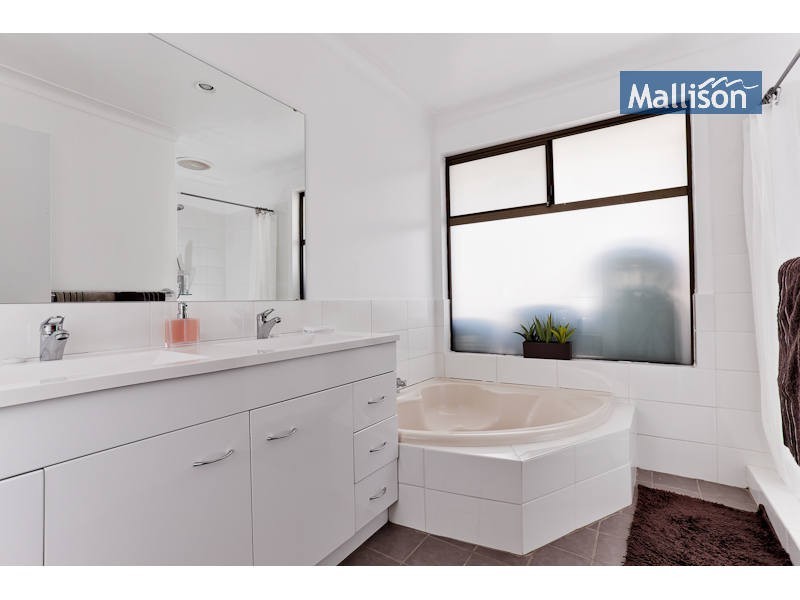 12 Adey Court, Leeming WA 6149