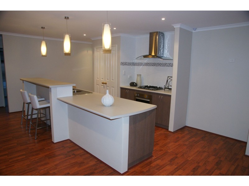 11 CANOPUS LOOP, Hammond Park WA 6164