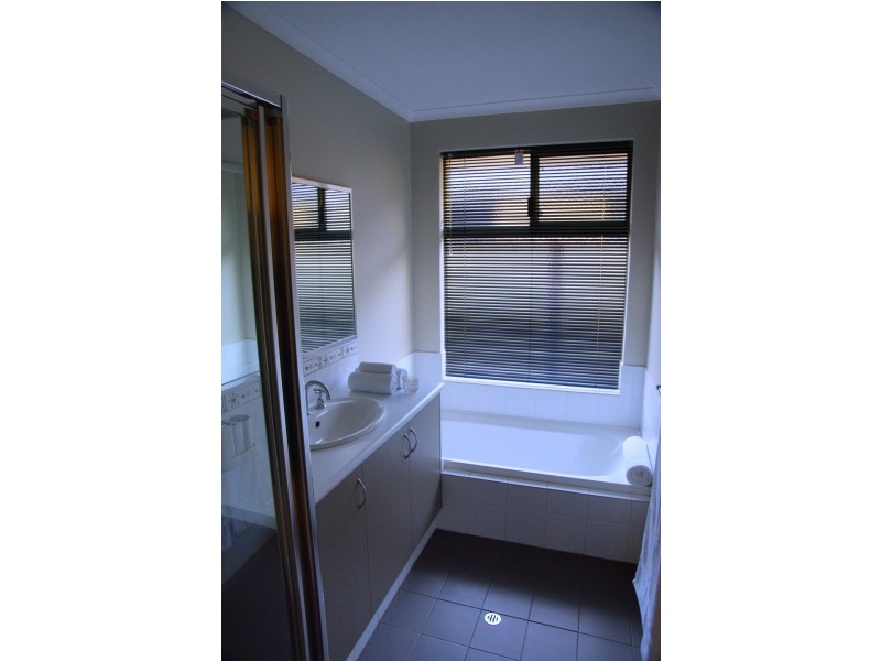 11 CANOPUS LOOP, Hammond Park WA 6164