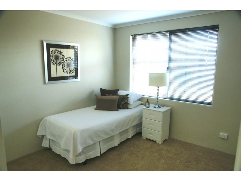 11 CANOPUS LOOP, Hammond Park WA 6164