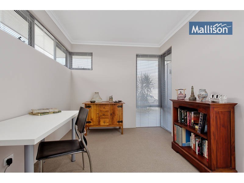 10 Pallarup Brace, Munster WA 6166