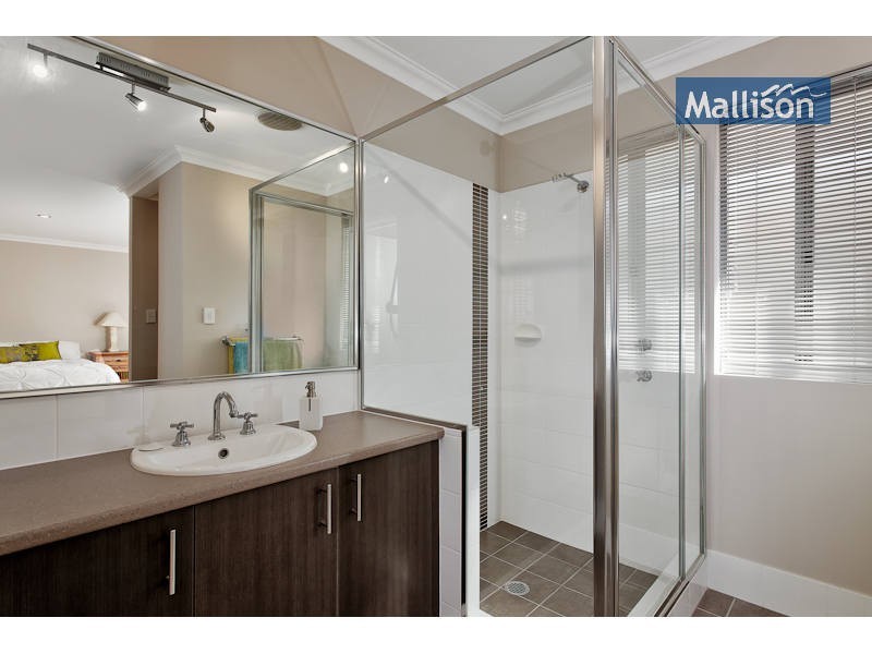 10 Pallarup Brace, Munster WA 6166