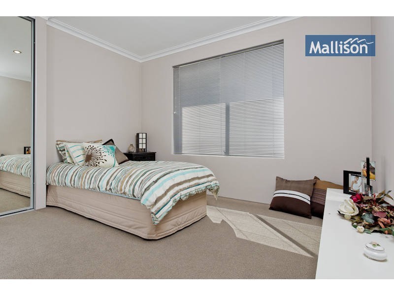 10 Pallarup Brace, Munster WA 6166