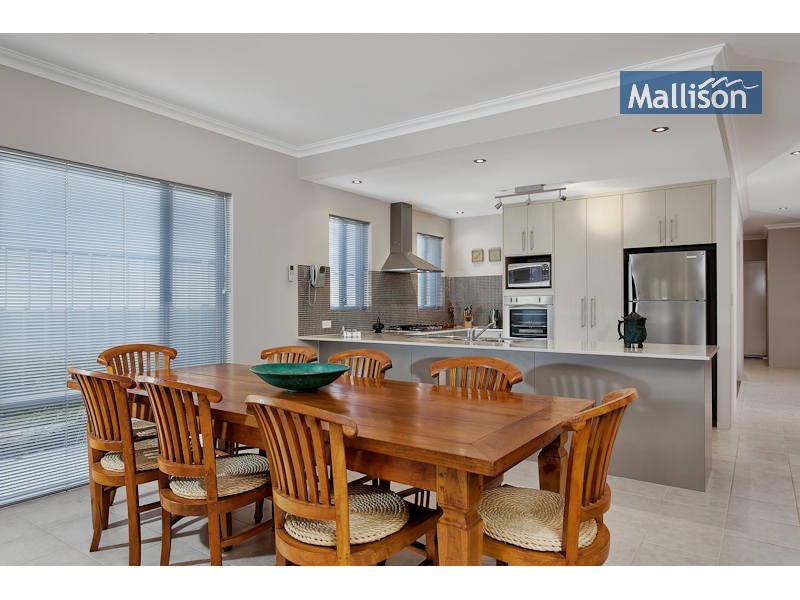 10 Pallarup Brace, Munster WA 6166