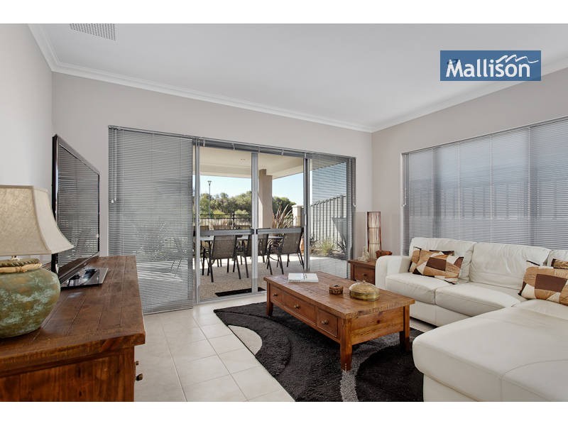 10 Pallarup Brace, Munster WA 6166