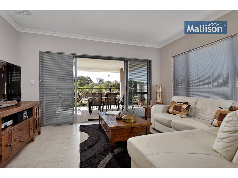 10 Pallarup Brace, Munster WA 6166