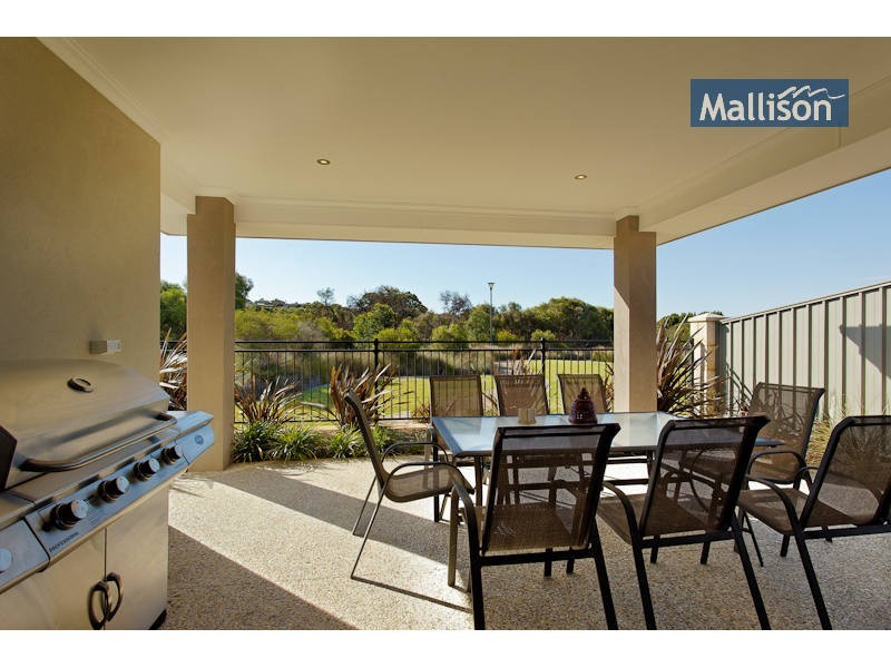 10 Pallarup Brace, Munster WA 6166