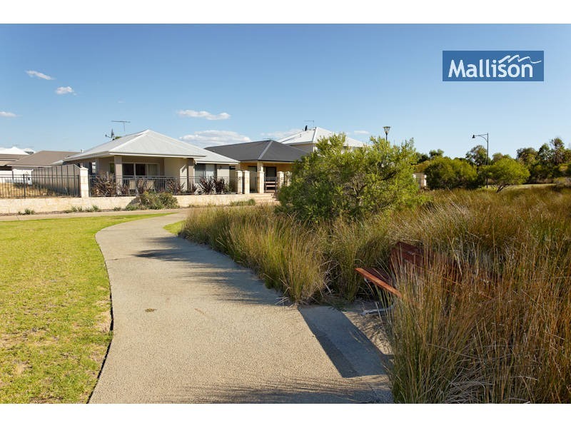 10 Pallarup Brace, Munster WA 6166