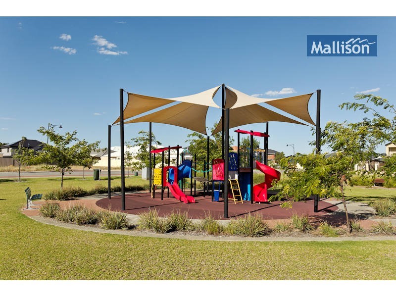 10 Pallarup Brace, Munster WA 6166