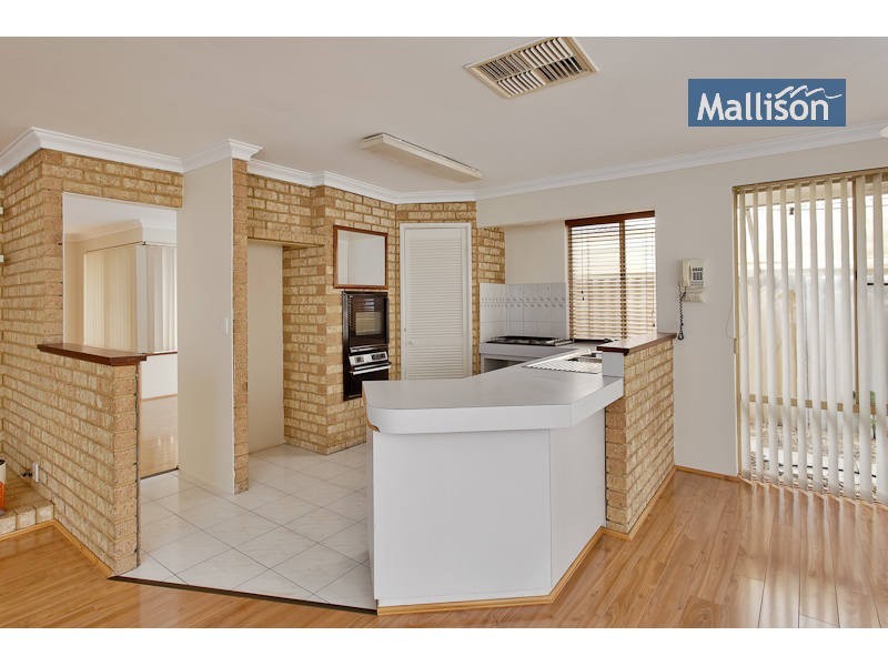 156 Forest Lakes Drive, Thornlie WA 6108