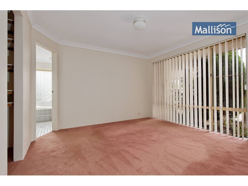 156 Forest Lakes Drive, Thornlie WA 6108