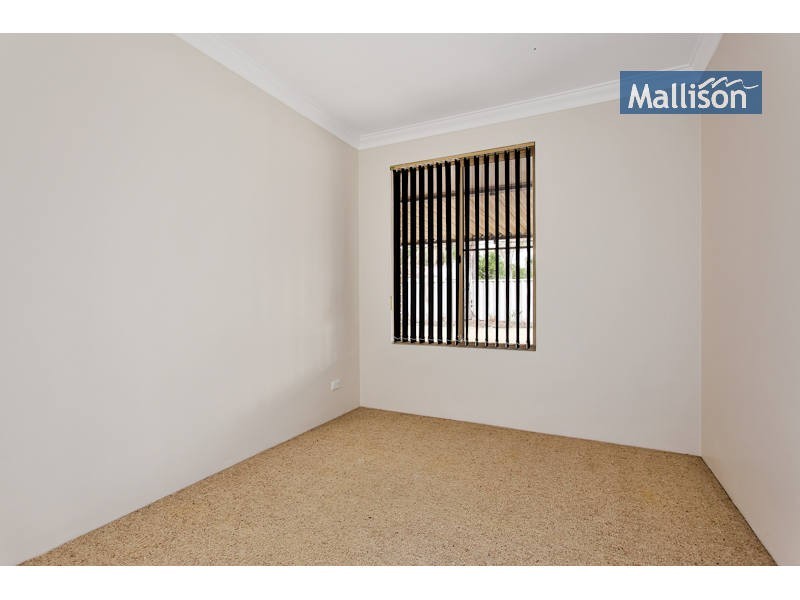 156 Forest Lakes Drive, Thornlie WA 6108