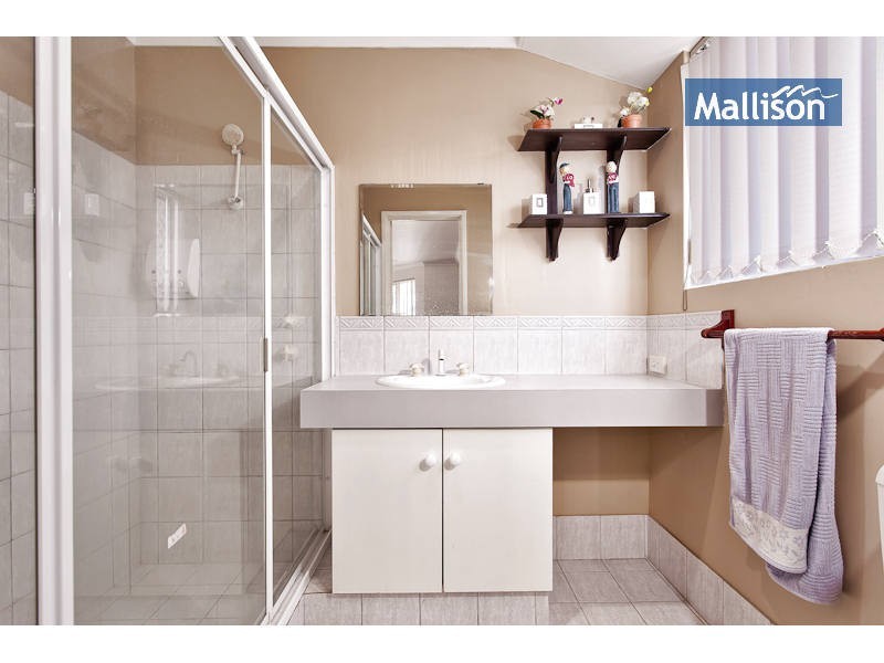 4 McCubbin Loop, Seville Grove WA 6112