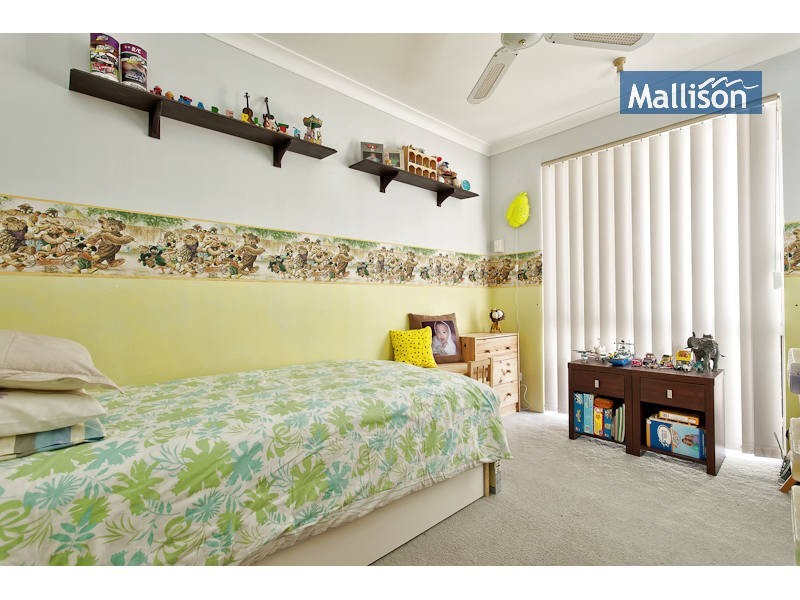 4 McCubbin Loop, Seville Grove WA 6112