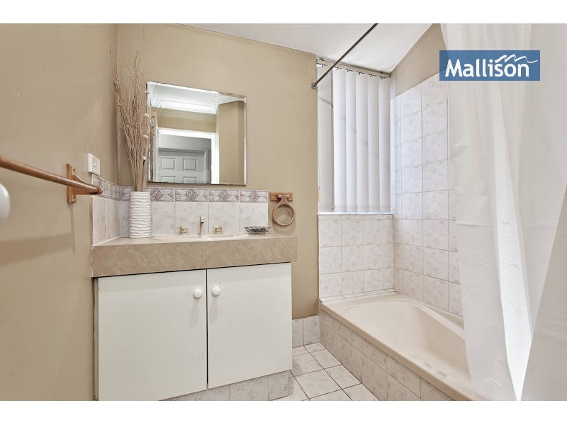 4 McCubbin Loop, Seville Grove WA 6112