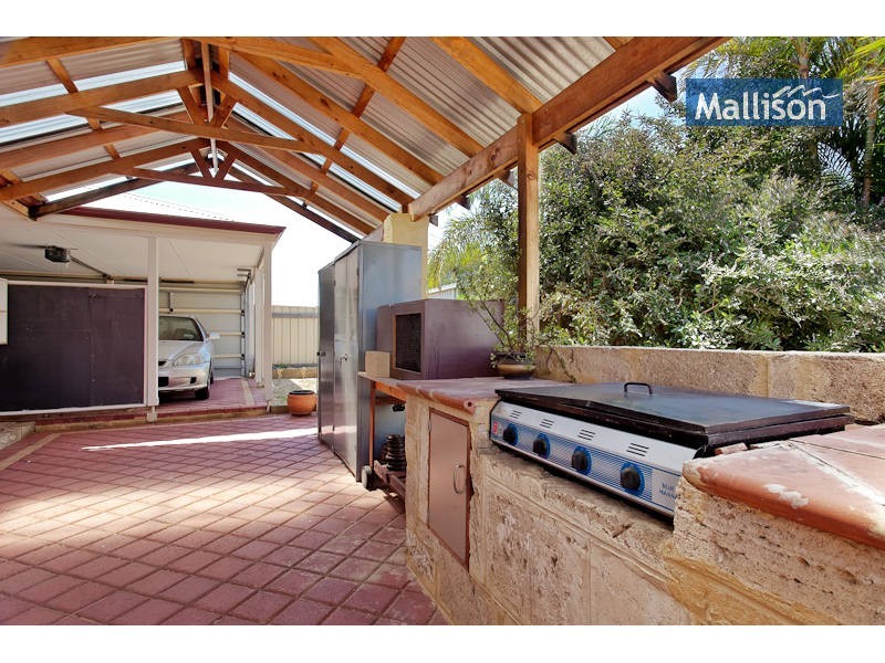 4 McCubbin Loop, Seville Grove WA 6112