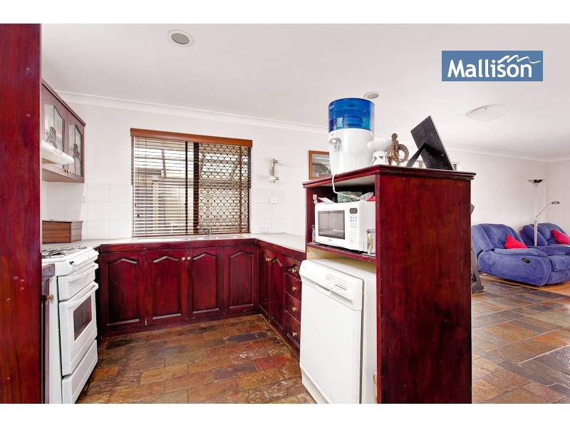 5 Merlin Close, Camillo WA 6111