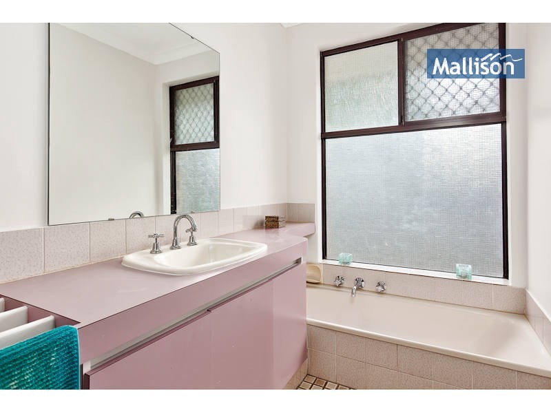 5 Merlin Close, Camillo WA 6111