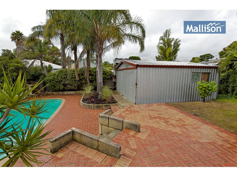 5 Merlin Close, Camillo WA 6111