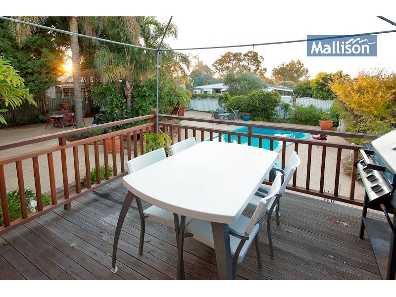 3 Williams Court, Melville WA 6156