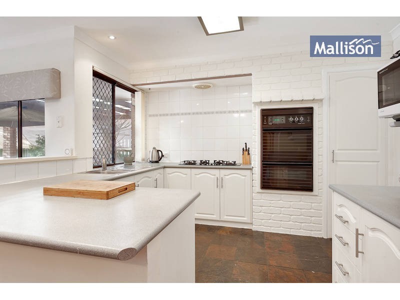 12 Empire Way, Thornlie WA 6108