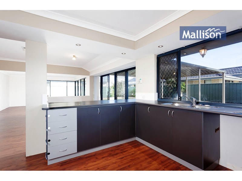 2 Bendee Drive, Atwell WA 6164