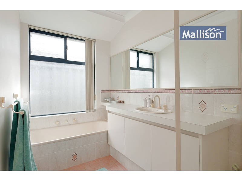 14 Sugarwood Drive, Thornlie WA 6108