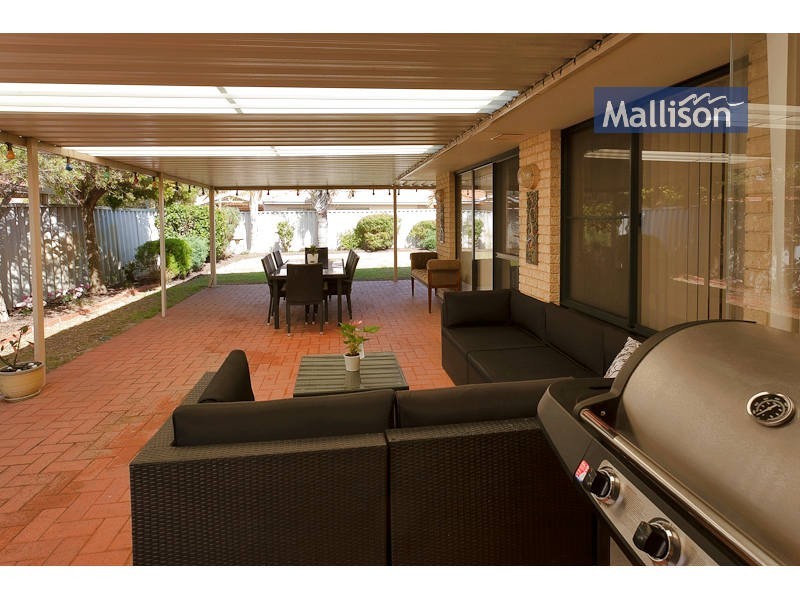 14 Sugarwood Drive, Thornlie WA 6108