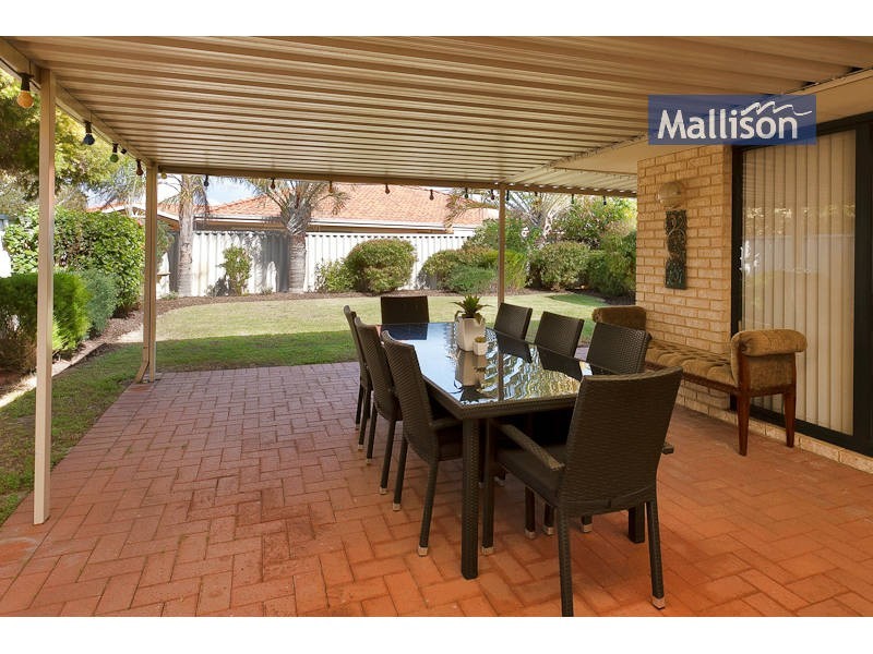 14 Sugarwood Drive, Thornlie WA 6108