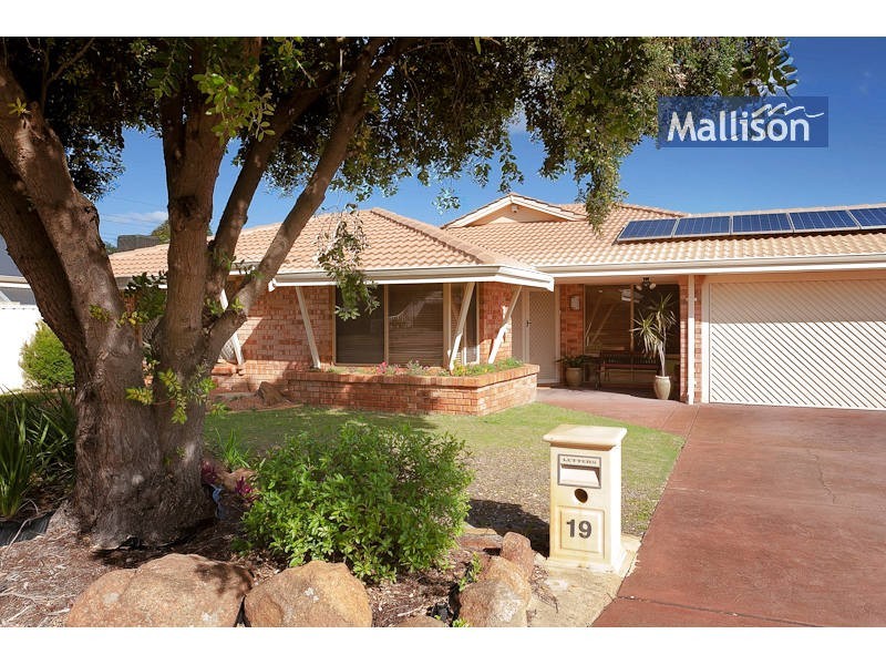 19 Goodwin Way, Leeming WA 6149