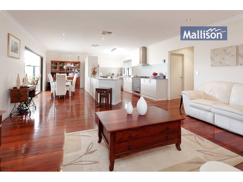 10 Vermillion Way, Success WA 6164