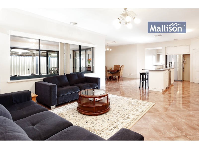 33 Macquarie Boulevard, Hammond Park WA 6164