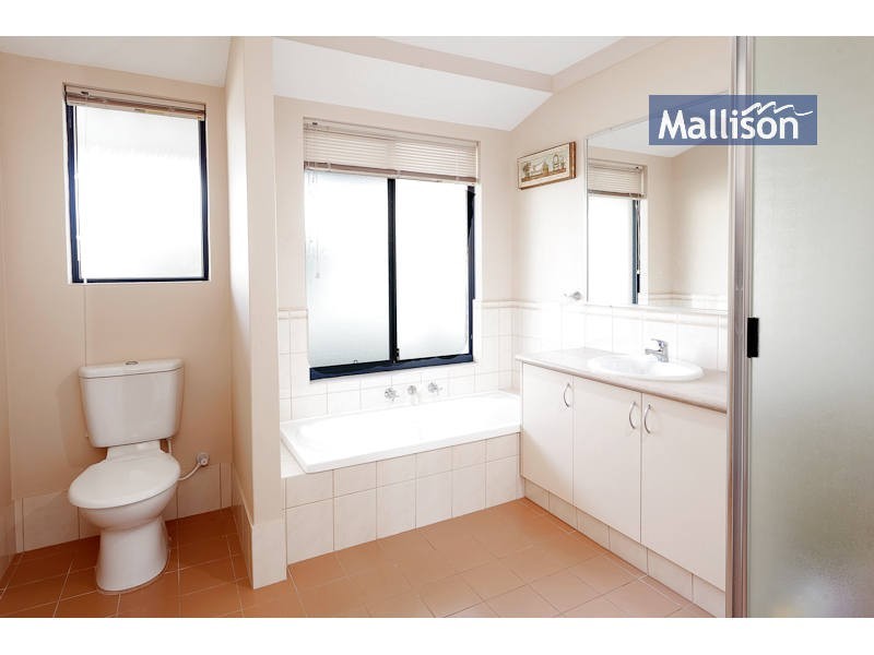 33 Macquarie Boulevard, Hammond Park WA 6164