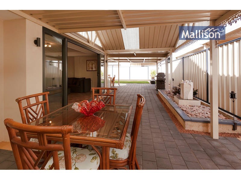 33 Macquarie Boulevard, Hammond Park WA 6164