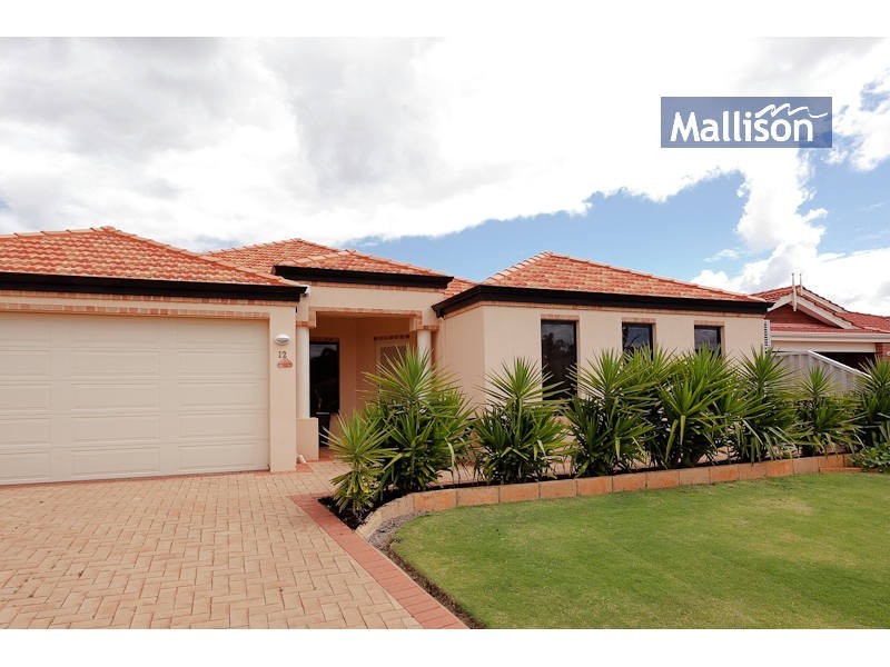 12 Karri Way, Thornlie WA 6108