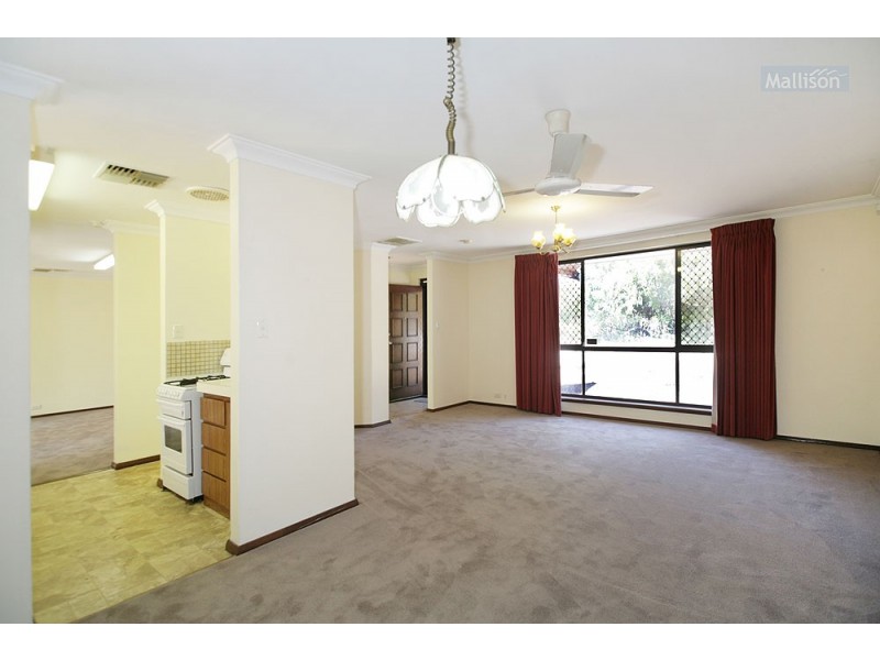 16 Burslem Drive, Thornlie WA 6108