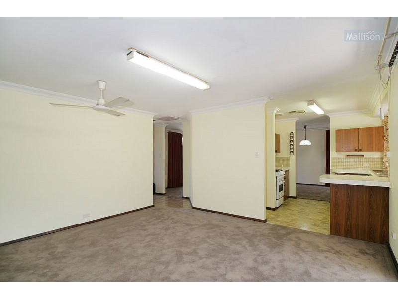 16 Burslem Drive, Thornlie WA 6108