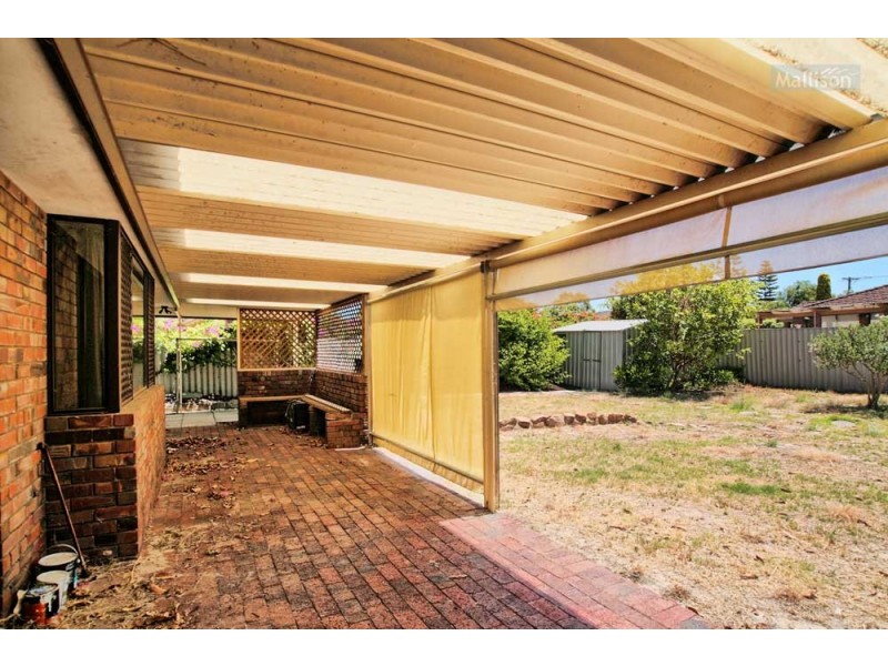 16 Burslem Drive, Thornlie WA 6108