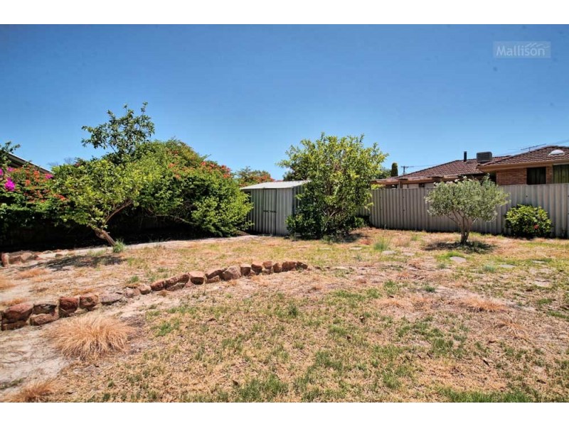 16 Burslem Drive, Thornlie WA 6108