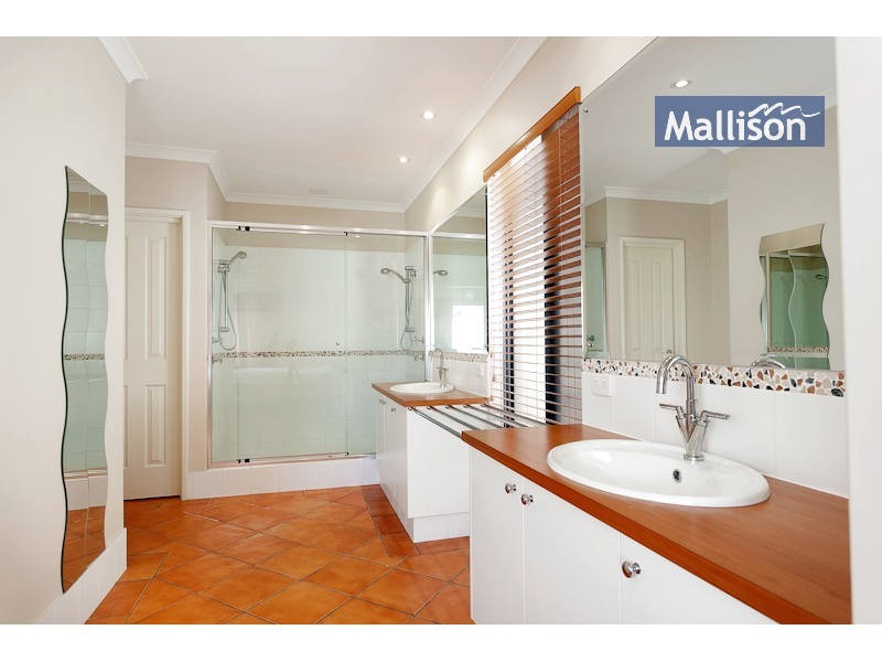 8 Namoi Street, Hammond Park WA 6164